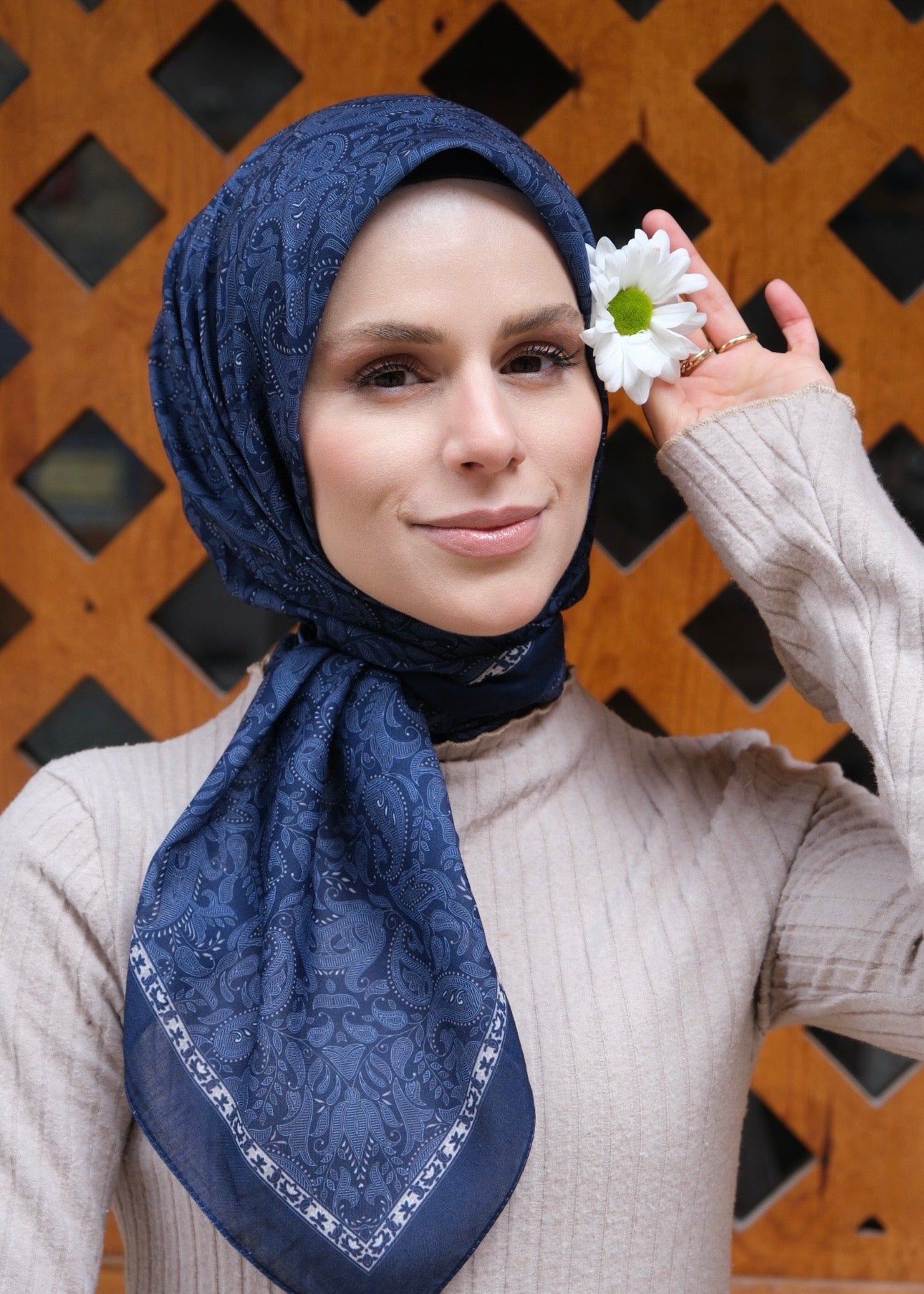 Rose Blend Hijab - Black Grey scarf