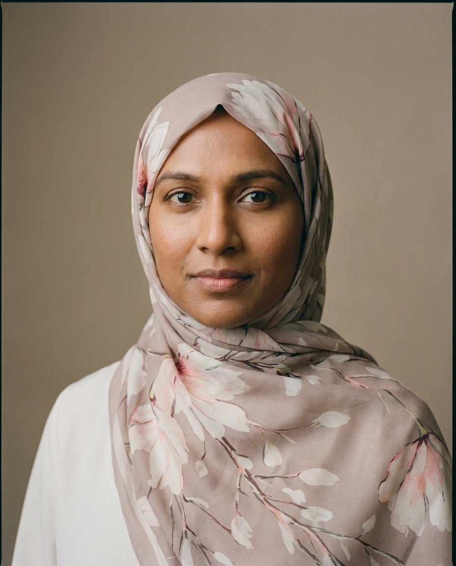 Silk Garden Hijab-Toupe view 4