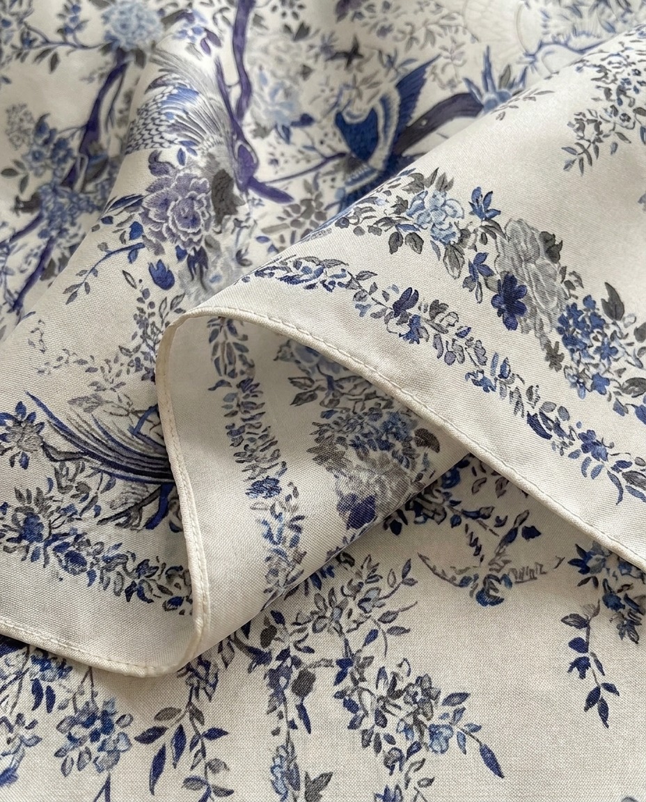 Velvet luxury scarf-Garden design-Blue view 3